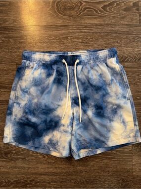 Calvin Klein Men's Blue and White Tie-Dye Athletic Shorts
